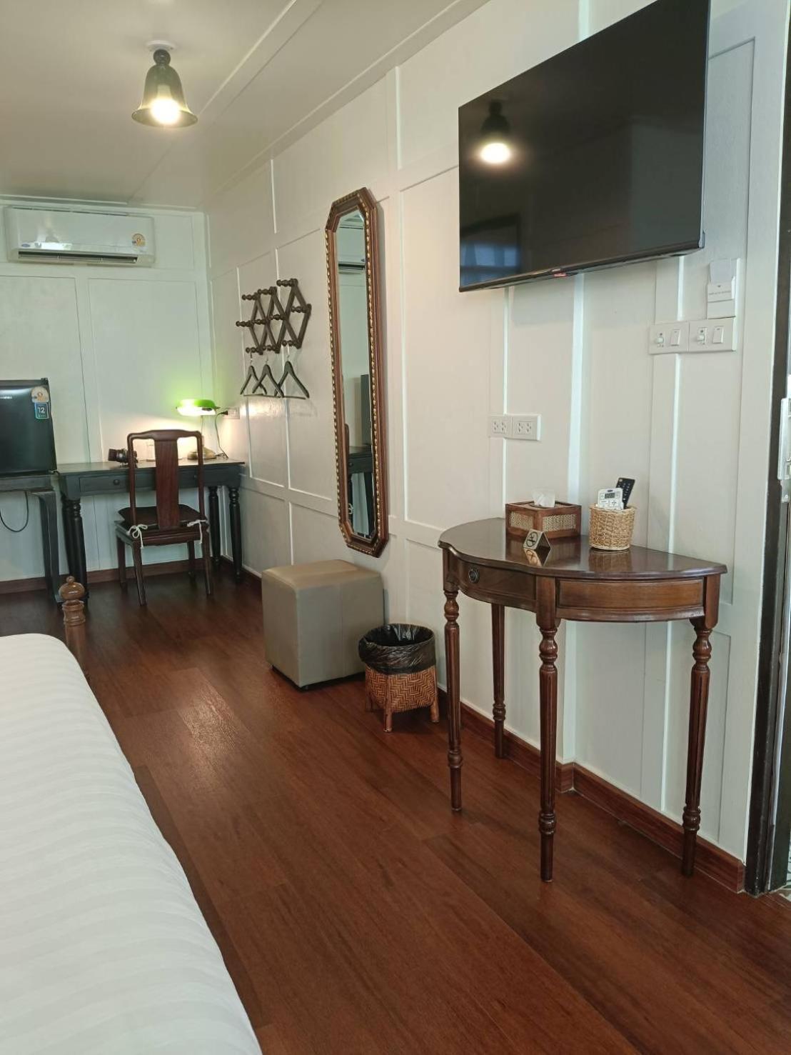 Khách sạn Baan Debtida